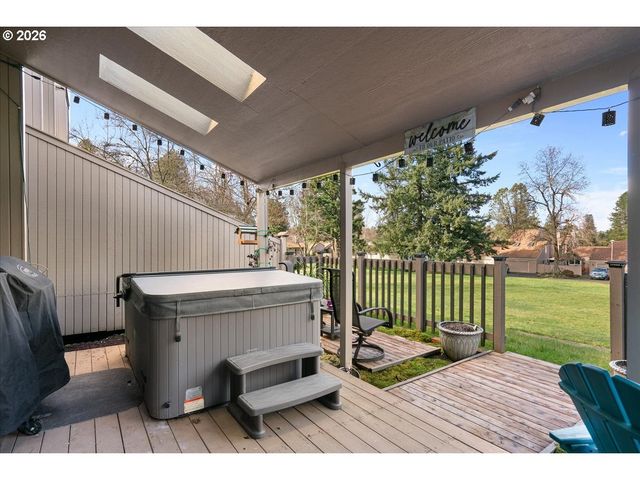 6660 HUNTINGTON Cir, Salem, OR 97306