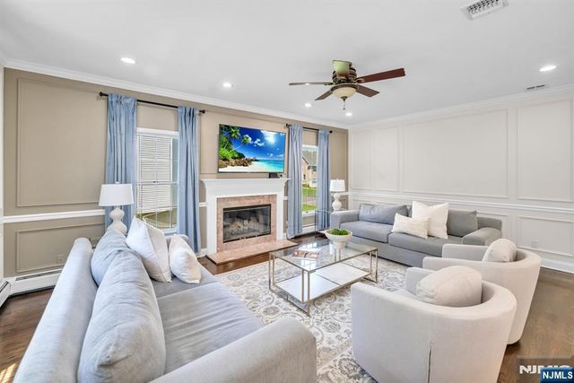 18 Hope Street, Montvale, NJ 07645