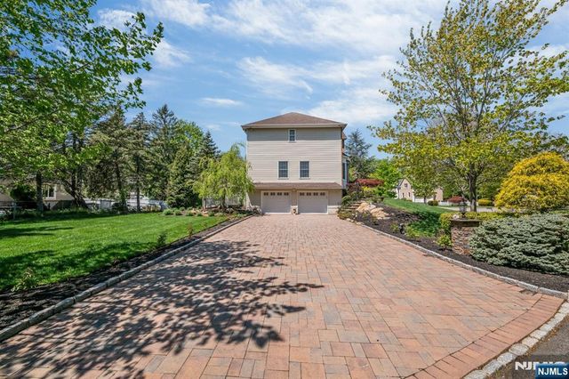 18 Hope Street, Montvale, NJ 07645