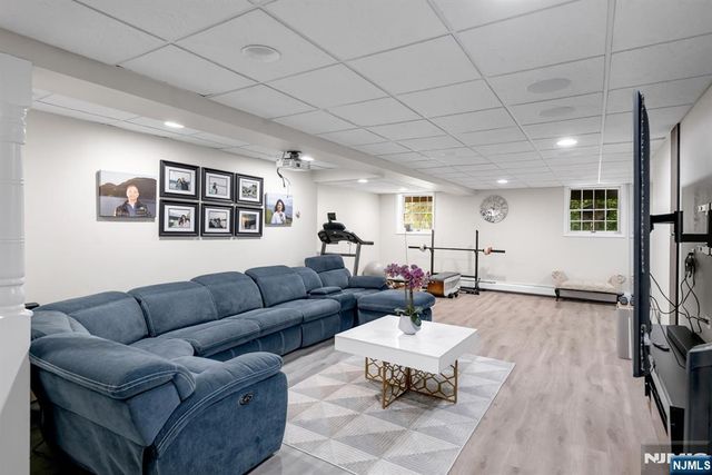 18 Hope Street, Montvale, NJ 07645