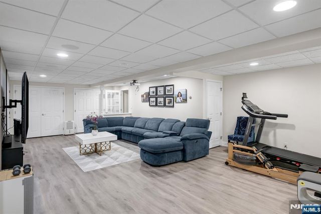 18 Hope Street, Montvale, NJ 07645