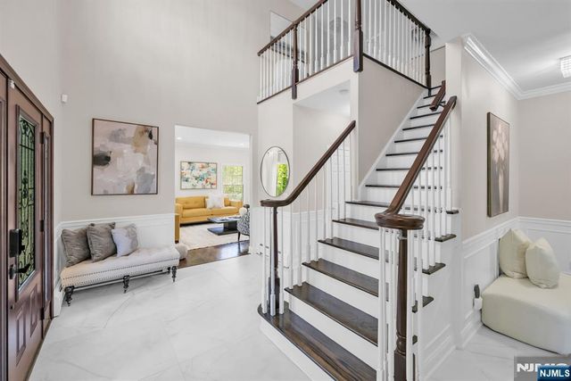 18 Hope Street, Montvale, NJ 07645