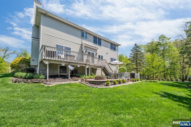 18 Hope Street, Montvale, NJ 07645