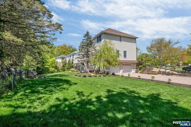 18 Hope Street, Montvale, NJ 07645