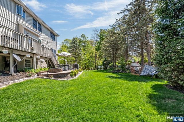 18 Hope Street, Montvale, NJ 07645