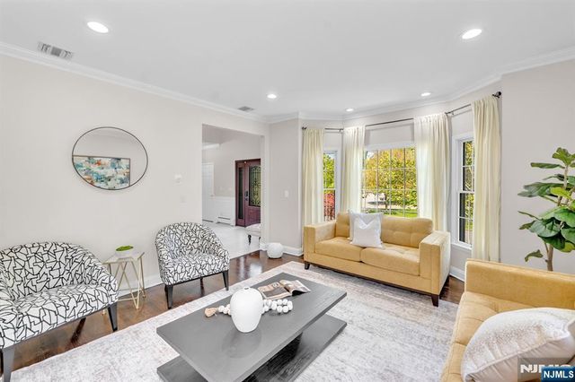 18 Hope Street, Montvale, NJ 07645