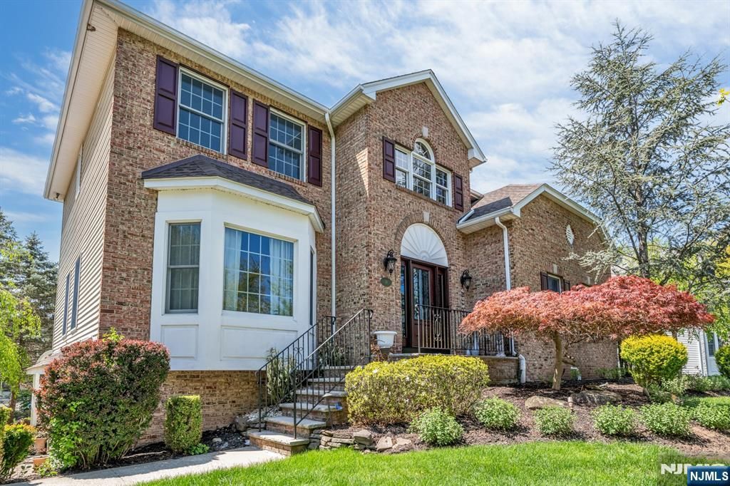 18 Hope Street, Montvale, NJ 07645