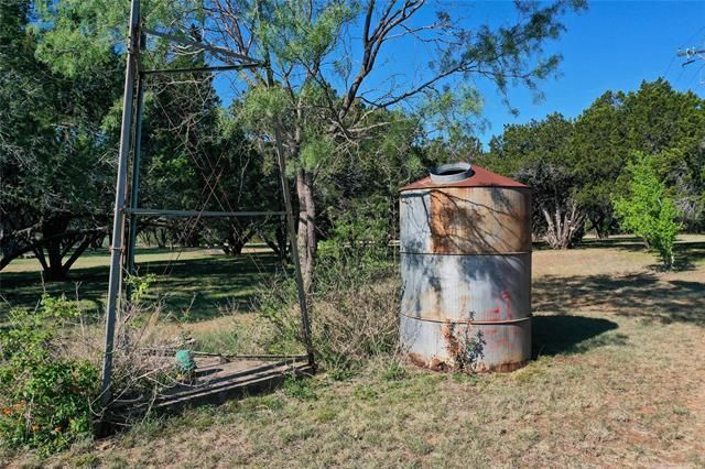 401 Exeter RD, Spicewood, TX 78669