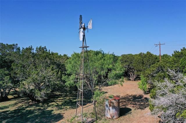 401 Exeter RD, Spicewood, TX 78669