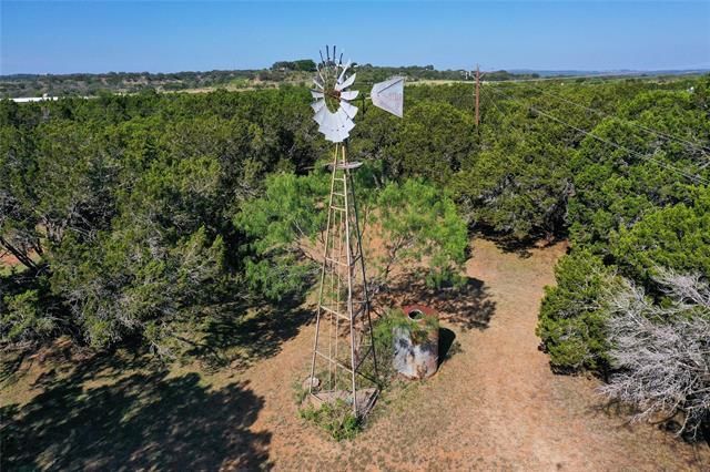 401 Exeter RD, Spicewood, TX 78669