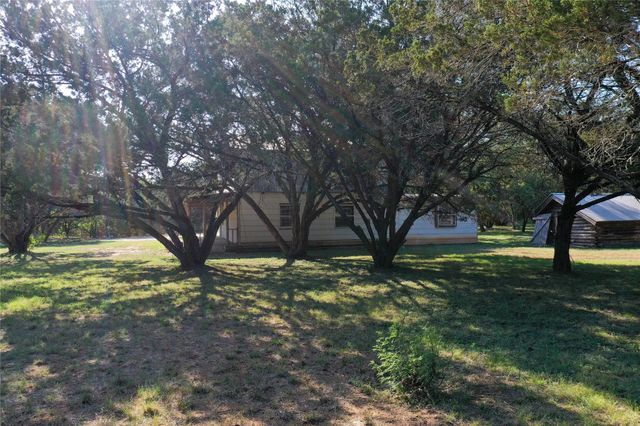 401 Exeter RD, Spicewood, TX 78669