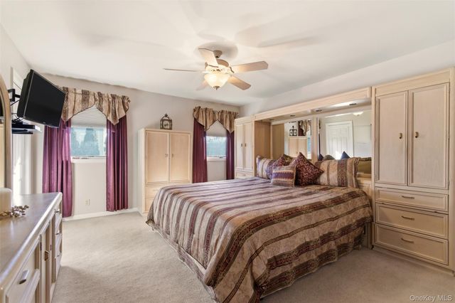 15 Leeward Lane, Commack, NY 11725