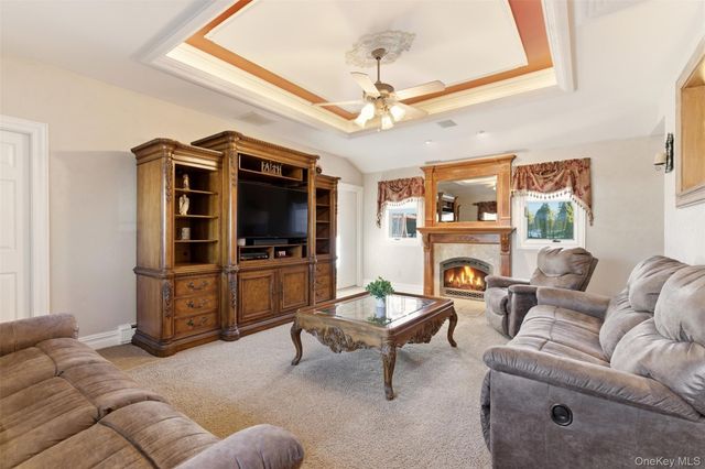 15 Leeward Lane, Commack, NY 11725