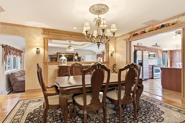 15 Leeward Lane, Commack, NY 11725