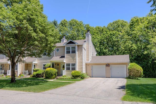 29 Hancock, Yaphank, NY 11980