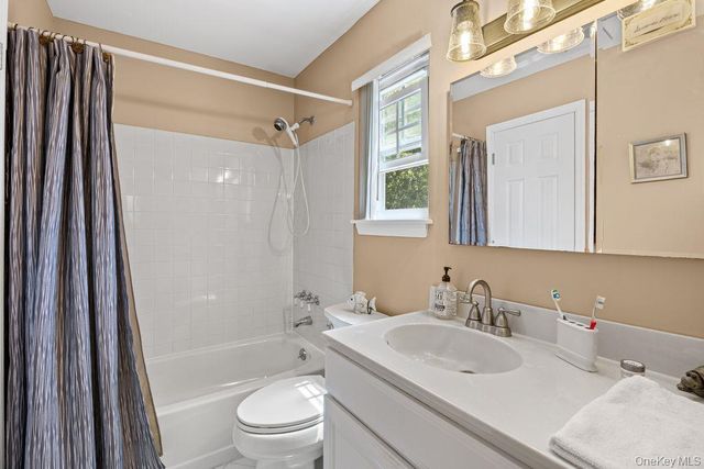 29 Hancock, Yaphank, NY 11980