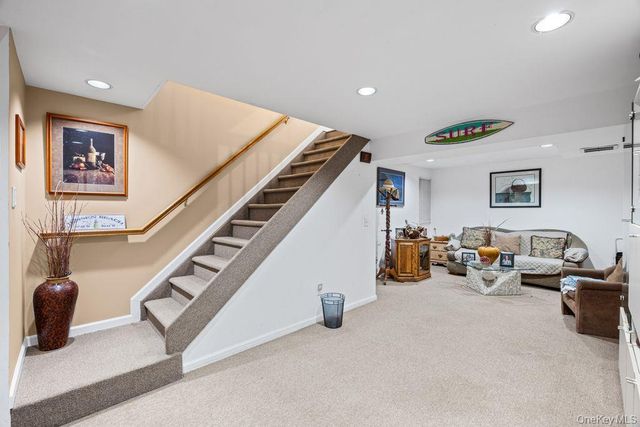 29 Hancock, Yaphank, NY 11980