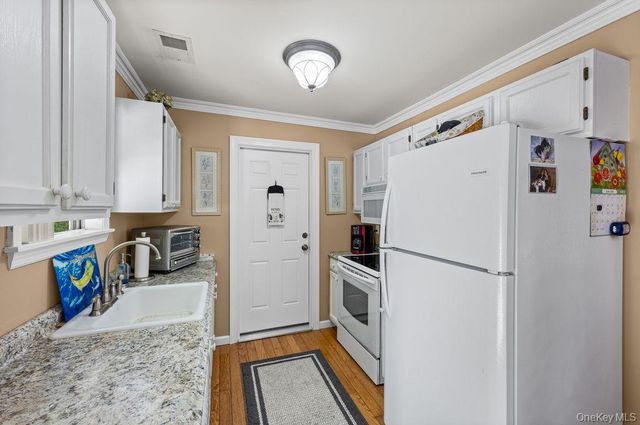 29 Hancock, Yaphank, NY 11980