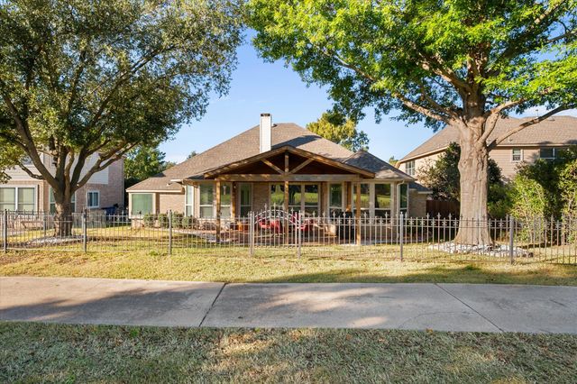 1002 Muirfield Drive, Mansfield, TX 76063