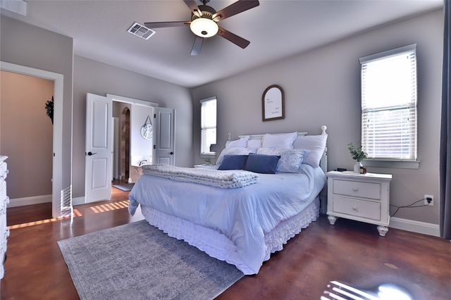 220 Angela DR, Liberty Hill, TX 78642