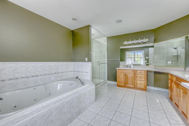 4 Birdie Drive, Suffern, NY 10901