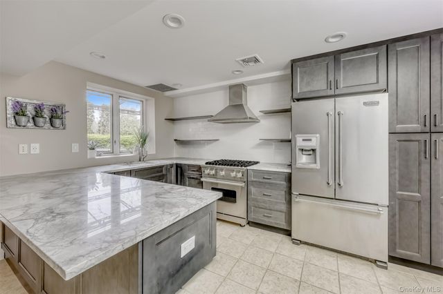 4 Birdie Drive, Suffern, NY 10901