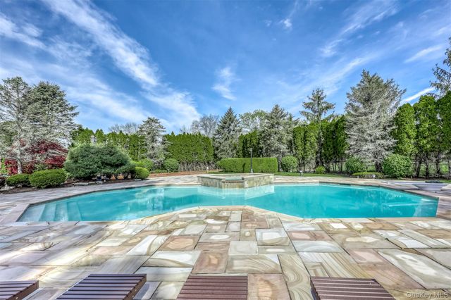 4 Birdie Drive, Suffern, NY 10901