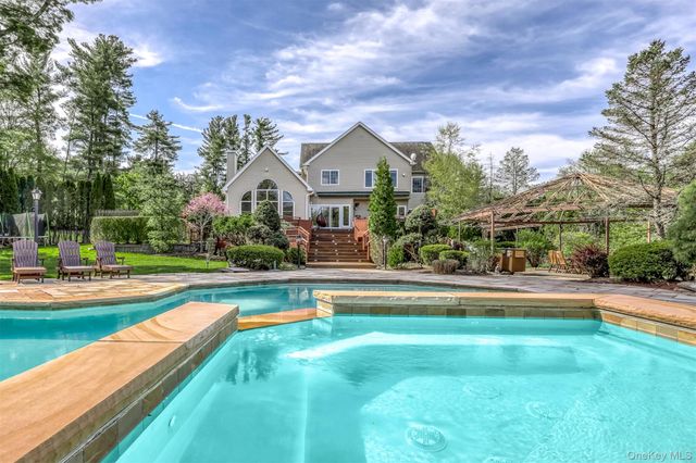 4 Birdie Drive, Suffern, NY 10901