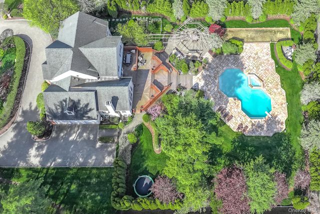 4 Birdie Drive, Suffern, NY 10901