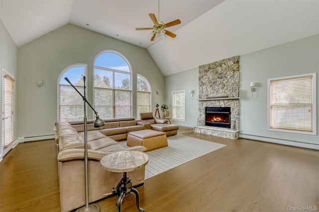 4 Birdie Drive, Suffern, NY 10901