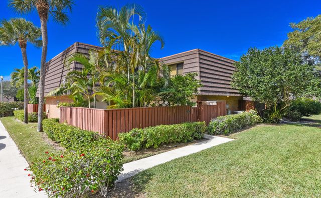 2018 20th Court, Jupiter, FL 33477