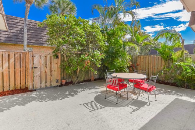 2018 20th Court, Jupiter, FL 33477