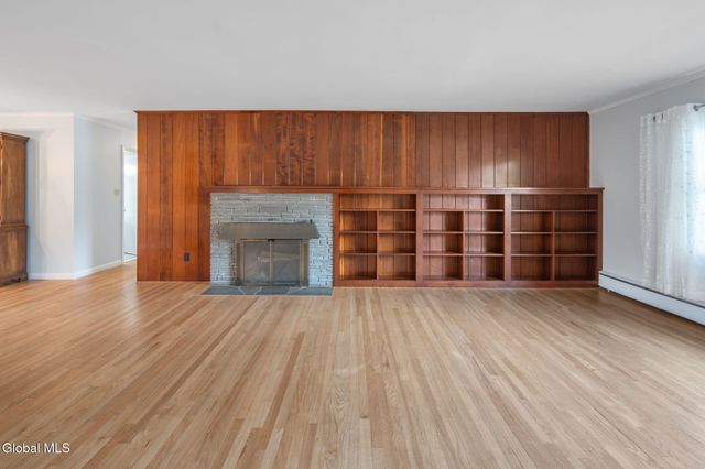 42 Jennifer Road, Glenville, NY 12302