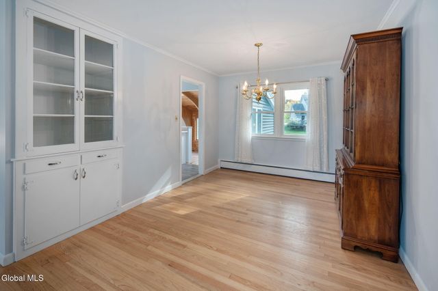 42 Jennifer Road, Glenville, NY 12302