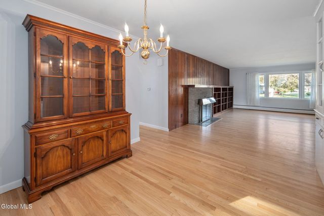 42 Jennifer Road, Glenville, NY 12302