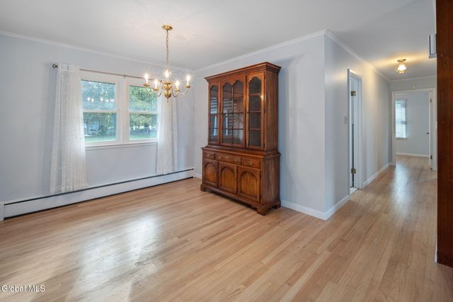 42 Jennifer Road, Glenville, NY 12302