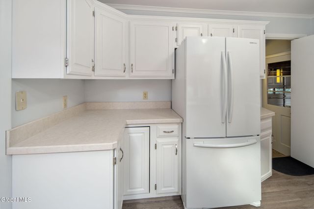 42 Jennifer Road, Glenville, NY 12302