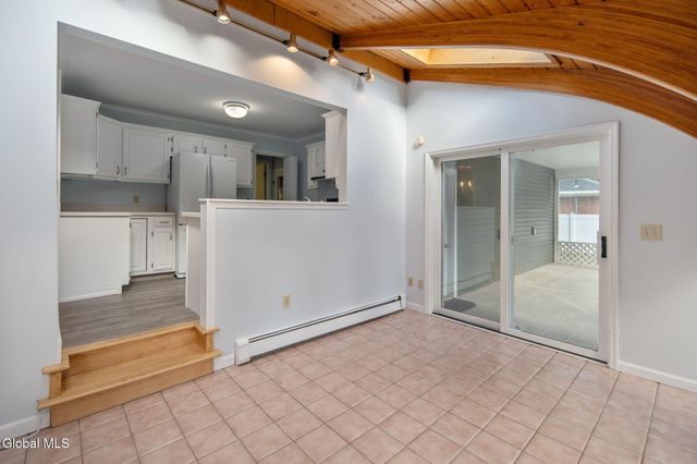 42 Jennifer Road, Glenville, NY 12302