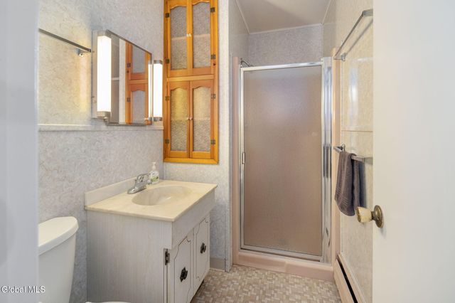 42 Jennifer Road, Glenville, NY 12302