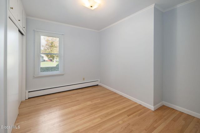 42 Jennifer Road, Glenville, NY 12302