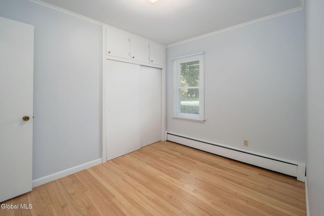 42 Jennifer Road, Glenville, NY 12302