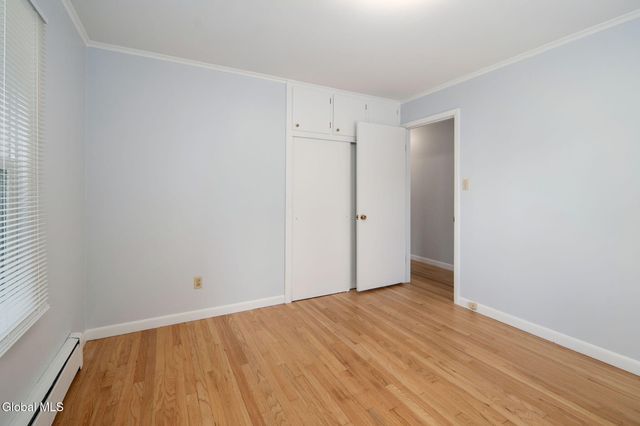 42 Jennifer Road, Glenville, NY 12302