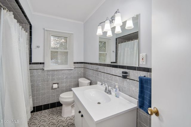 42 Jennifer Road, Glenville, NY 12302