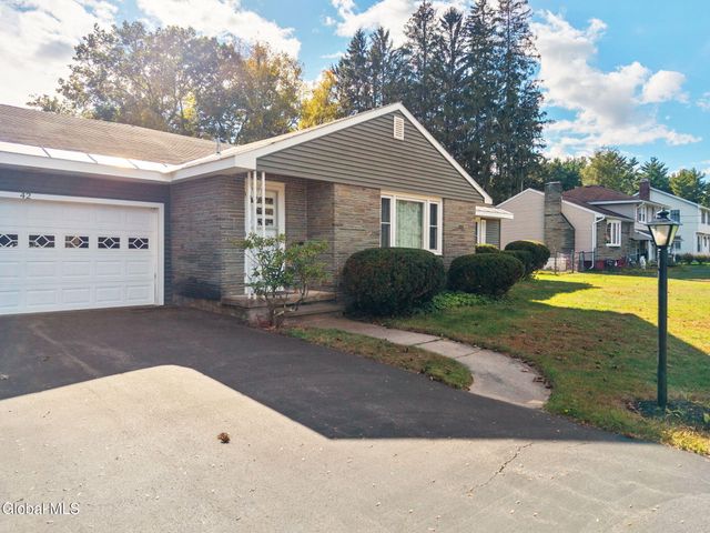 42 Jennifer Road, Glenville, NY 12302