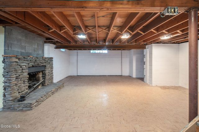 42 Jennifer Road, Glenville, NY 12302