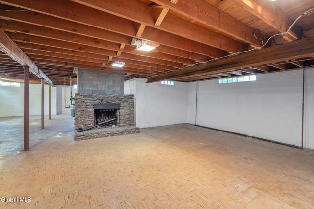 42 Jennifer Road, Glenville, NY 12302