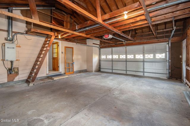 42 Jennifer Road, Glenville, NY 12302