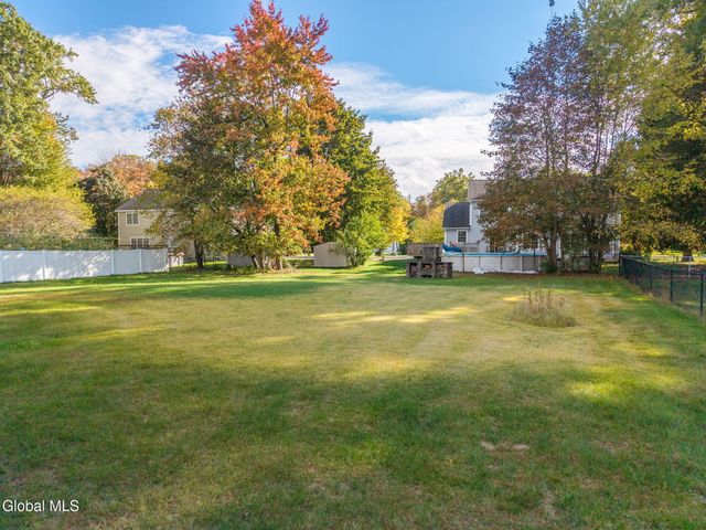 42 Jennifer Road, Glenville, NY 12302