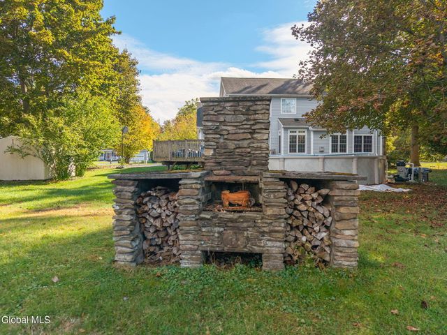 42 Jennifer Road, Glenville, NY 12302
