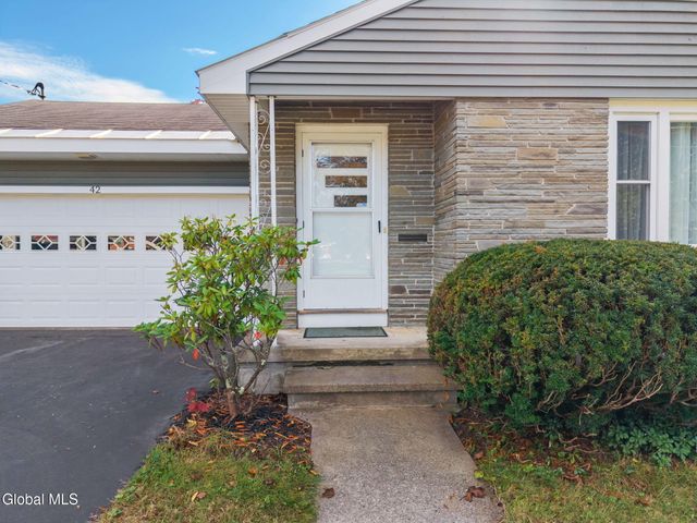 42 Jennifer Road, Glenville, NY 12302